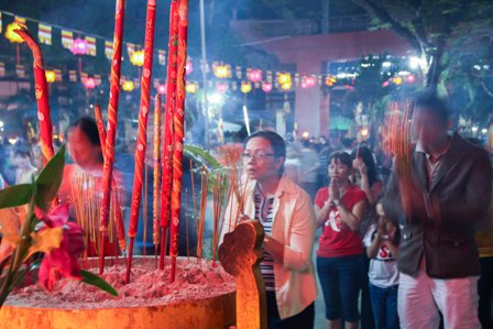 TP.HCM: Nô nức đi lễ chùa đầu năm mới ảnh 2